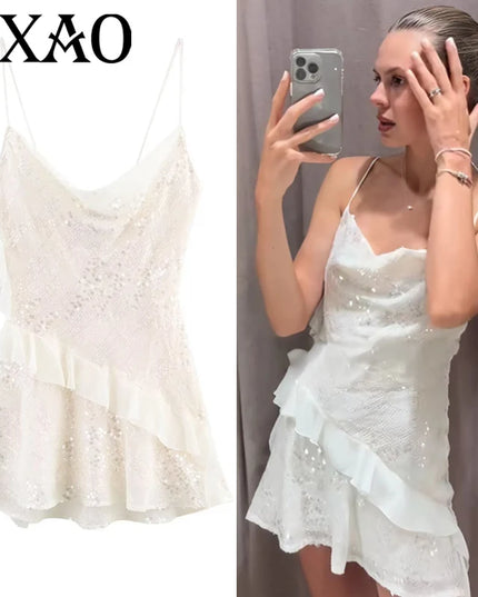 Weißes Glitzerkleid mit Pailletten und Spaghetti-Trägern